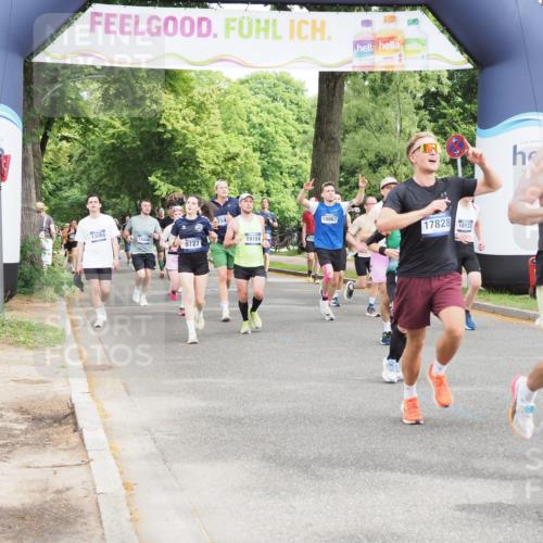 29.06.2025 - hella hamburg halbmarathon MichiJ http://msf.ph/oto/8363235 29.06.2025 10:43:27 Zwischen KM18-KM19 1972, 2083, 2741, 2982, 2996, 4152, 4594, 4813, 5418, 7037, 7547, 9727, 9820, 10093, 10133, 10665, 13064, 13245, 13474, 16121, 16434, 16679, 17468, 17758, 17828, 18117, 18125, 18208, 18867, 18899, 19184 meine-sportfotos.de