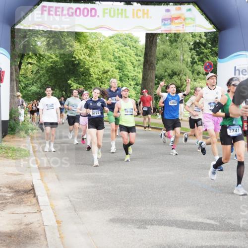 29.06.2025 - hella hamburg halbmarathon MichiJ http://msf.ph/oto/8363290 29.06.2025 10:43:28 Zwischen KM18-KM19 1972, 2083, 2741, 2982, 2996, 4152, 4594, 4813, 5418, 7037, 7547, 8968, 9246, 9727, 9903, 10093, 10133, 10408, 10665, 13064, 13245, 13474, 16121, 16434, 16679, 17468, 17758, 17828, 18117, 18125, 18208, 18867, 18899, 19184 meine-sportfotos.de