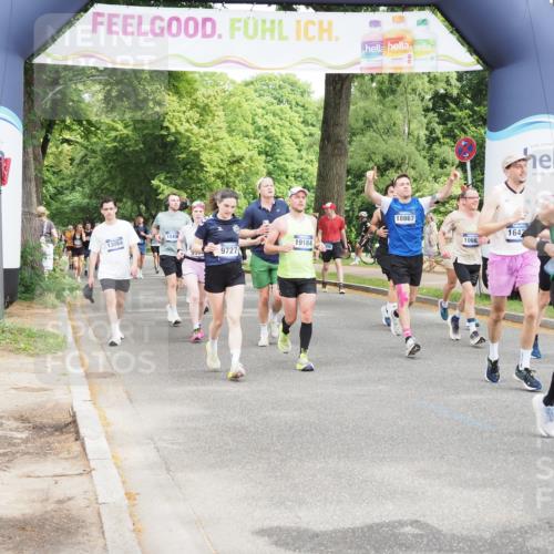 29.06.2025 - hella hamburg halbmarathon MichiJ http://msf.ph/oto/8363333 29.06.2025 10:43:28 Zwischen KM18-KM19 1972, 2083, 2741, 2982, 2996, 4152, 4594, 4813, 5418, 7037, 7547, 8968, 9246, 9727, 9903, 10093, 10133, 10408, 10665, 13064, 13245, 13474, 16121, 16434, 16679, 17468, 17758, 17828, 18117, 18125, 18208, 18867, 18899, 19184 meine-sportfotos.de