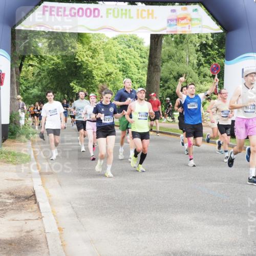 29.06.2025 - hella hamburg halbmarathon MichiJ http://msf.ph/oto/8363346 29.06.2025 10:43:28 Zwischen KM18-KM19 1972, 2083, 2741, 2982, 2996, 4152, 4594, 4813, 5418, 7037, 7547, 8968, 9246, 9727, 9903, 10093, 10133, 10408, 10665, 13064, 13245, 13474, 16121, 16434, 16679, 17468, 17758, 17828, 18117, 18125, 18208, 18867, 18899, 19184 meine-sportfotos.de