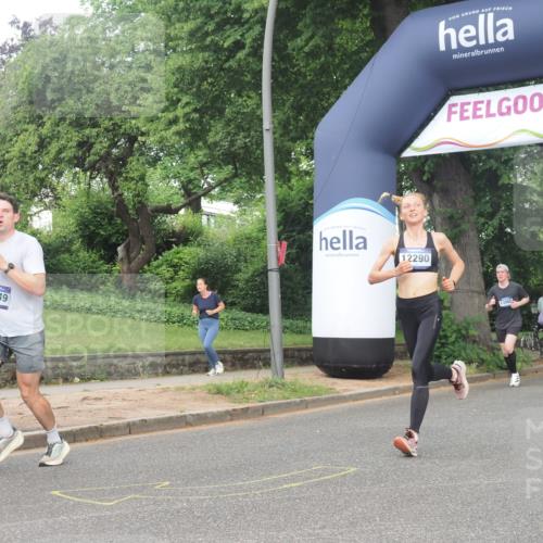 29.06.2025 - hella hamburg halbmarathon KatJ http://msf.ph/oto/8363374 29.06.2025 10:22:44 Zwischen KM18-KM19 1959, 2836, 6473 meine-sportfotos.de