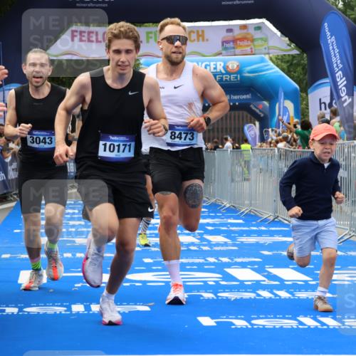 29.06.2025 - hella hamburg halbmarathon Strokosch-Dieckow http://msf.ph/oto/8363418 29.06.2025 10:29:08 Ziel 3043, 8473, 10171, 10351, 16157, 18874, 19194 meine-sportfotos.de
