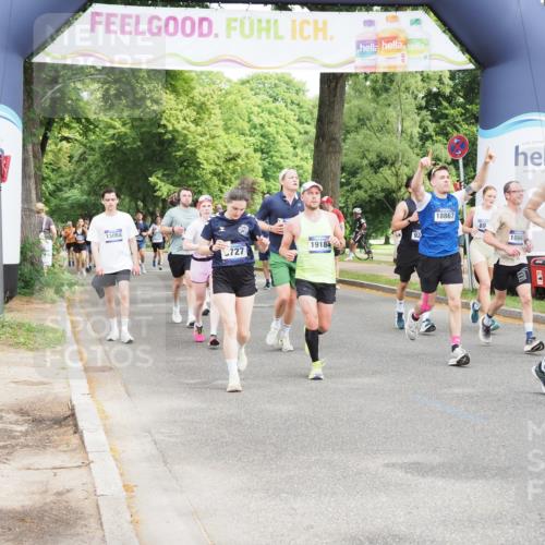 29.06.2025 - hella hamburg halbmarathon MichiJ http://msf.ph/oto/8363423 29.06.2025 10:43:28 Zwischen KM18-KM19 1972, 2083, 2741, 2982, 2996, 4152, 4594, 4813, 5418, 7037, 7547, 8968, 9246, 9727, 9903, 10093, 10133, 10408, 10665, 13064, 13245, 13474, 16121, 16434, 16679, 17468, 17758, 17828, 18117, 18125, 18208, 18867, 18899, 19184 meine-sportfotos.de