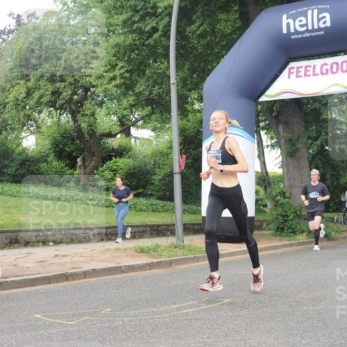 29.06.2025 - hella hamburg halbmarathon KatJ http://msf.ph/oto/8363453 29.06.2025 10:22:44 Zwischen KM18-KM19 1959, 2836, 6473 meine-sportfotos.de