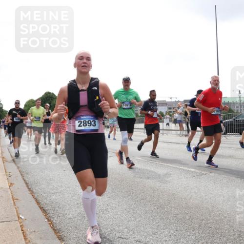 29.06.2025 - hella hamburg halbmarathon Lena Gebhardt http://msf.ph/oto/8363464 29.06.2025 10:39:22 Lombardsbrücke 2998, 16866, 2893, 10516, 12391, 1451, 1760, 1856, 1883, 2092, 2524, 2534, 2571, 2574, 2578, 2843, 2893, 2998, 3275, 3307, 3353, 3727, 3745, 4257, 4320, 4410, 4523, 4603, 4609, 4659, 4855, 4882, 5045, 5701, 6062, 6112, 6321, 6342, 6343, 6427, 6611, 6719, 6726, 6748, 7053, 7199, 7341, 7501, 7506, 7524, 7589, 7684, 7815, 8203, 8243, 8457, 8783, 8995, 9393, 9420, 9446, 9569, 9698, 9747, 9777, 9974, 9977, 10001, 10072, 10315, 10512, 10516, 13060 meine-sportfotos.de