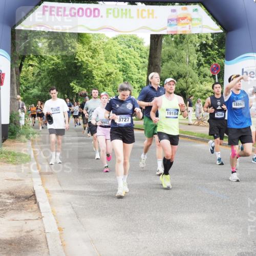 29.06.2025 - hella hamburg halbmarathon MichiJ http://msf.ph/oto/8363468 29.06.2025 10:43:29 Zwischen KM18-KM19 1972, 2083, 2741, 2982, 2996, 4152, 4594, 4813, 7037, 7547, 8968, 9246, 9727, 9903, 10093, 10133, 10408, 10665, 13064, 13474, 16121, 16434, 17758, 17828, 18117, 18125, 18208, 18867, 18899, 19184 meine-sportfotos.de