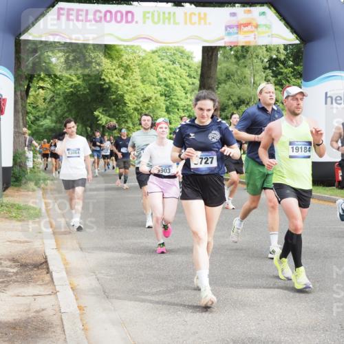 29.06.2025 - hella hamburg halbmarathon MichiJ http://msf.ph/oto/8363522 29.06.2025 10:43:29 Zwischen KM18-KM19 1972, 2083, 2741, 2982, 2996, 4152, 4594, 4813, 7037, 7547, 8968, 9246, 9727, 9903, 10093, 10133, 10408, 10665, 13064, 13474, 16121, 16434, 17758, 17828, 18117, 18125, 18208, 18867, 18899, 19184 meine-sportfotos.de