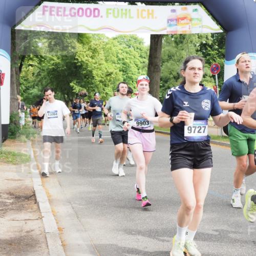 29.06.2025 - hella hamburg halbmarathon MichiJ http://msf.ph/oto/8363626 29.06.2025 10:43:30 Zwischen KM18-KM19 1972, 2083, 2250, 2741, 2982, 2996, 4152, 4594, 4813, 7037, 7547, 8968, 9246, 9727, 9903, 10093, 10133, 10408, 10665, 13064, 16121, 16434, 17828, 18117, 18208, 18867, 18899, 19184 meine-sportfotos.de