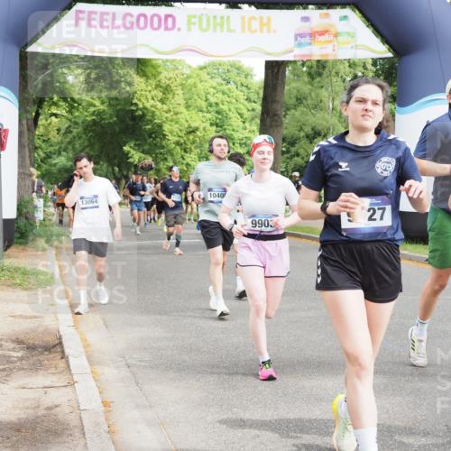 29.06.2025 - hella hamburg halbmarathon MichiJ http://msf.ph/oto/8363642 29.06.2025 10:43:30 Zwischen KM18-KM19 1972, 2083, 2250, 2741, 2982, 2996, 4152, 4594, 4813, 7037, 7547, 8968, 9246, 9727, 9903, 10093, 10133, 10408, 10665, 13064, 16121, 16434, 17828, 18117, 18208, 18867, 18899, 19184 meine-sportfotos.de
