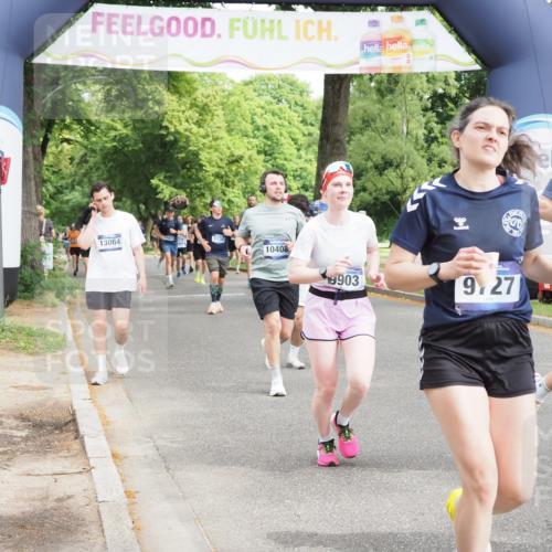 29.06.2025 - hella hamburg halbmarathon MichiJ http://msf.ph/oto/8363656 29.06.2025 10:43:30 Zwischen KM18-KM19 1972, 2083, 2250, 2741, 2982, 2996, 4152, 4594, 4813, 7037, 7547, 8968, 9246, 9727, 9903, 10093, 10133, 10408, 10665, 13064, 16121, 16434, 17828, 18117, 18208, 18867, 18899, 19184 meine-sportfotos.de