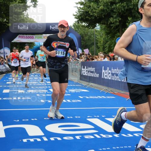 29.06.2025 - hella hamburg halbmarathon Strokosch-Dieckow http://msf.ph/oto/8363747 29.06.2025 10:50:47 Ziel 1466, 2234, 2788, 3654, 3947, 4839, 5018, 5115, 6712, 7052, 7134, 7952, 8205, 8657, 10750, 11356, 11551, 13701, 15395, 15426, 15643, 15720, 17129, 17908, 18182, 18229, 18370, 18820 meine-sportfotos.de
