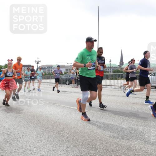 29.06.2025 - hella hamburg halbmarathon Lena Gebhardt http://msf.ph/oto/8363832 29.06.2025 10:39:23 Lombardsbrücke 14871, 16866, 2998, 16884, 516, 31, 17368, 1760, 1856, 1883, 2092, 2524, 2534, 2571, 2574, 2578, 2843, 2893, 2998, 3275, 3307, 3353, 3727, 3745, 4410, 4523, 4603, 4609, 4659, 4855, 4882, 5045, 5701, 6062, 6112, 6321, 6342, 6343, 6427, 6428, 6611, 6719, 6726, 6748, 7053, 7199, 7341, 7501, 7506, 7524, 7589, 7684, 7815, 8203, 8243, 8457, 8783, 8995, 9393, 9420, 9446, 9569, 9698, 9747, 9777, 9974, 9977, 10001, 10072, 10315, 10512, 10516, 13060 meine-sportfotos.de