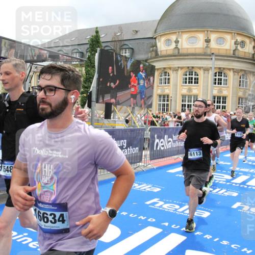 29.06.2025 - hella hamburg halbmarathon Michael Strokosch http://msf.ph/oto/8363876 29.06.2025 10:56:19 Ziel 1193, 5465, 7547, 8639, 9903, 9907, 10789, 12348, 14363, 15484, 16113, 16375, 16634, 17468, 18117, 18495, 18652, 18741, 19152 meine-sportfotos.de
