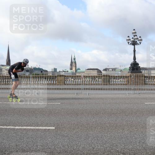 29.06.2025 - hella hamburg halbmarathon Lena Gebhardt http://msf.ph/oto/8363883 29.06.2025 08:48:43 Lombardsbrücke  meine-sportfotos.de