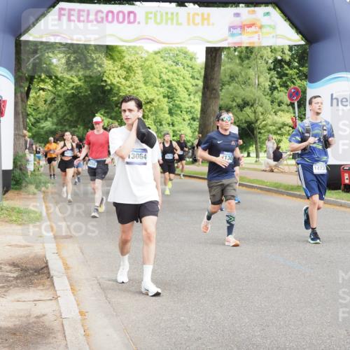 29.06.2025 - hella hamburg halbmarathon MichiJ http://msf.ph/oto/8363906 29.06.2025 10:43:33 Zwischen KM18-KM19 1130, 1485, 2083, 2250, 5492, 7547, 8825, 8968, 9246, 9727, 9903, 10133, 10408, 10665, 12196, 13064, 14139, 14737, 15431, 16434, 18867, 19184 meine-sportfotos.de