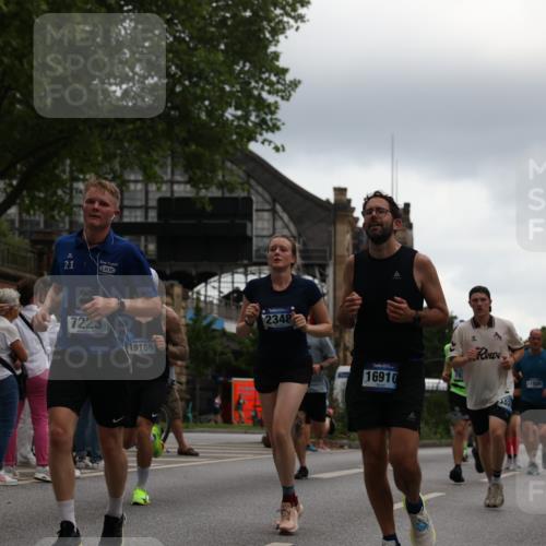 29.06.2025 - hella hamburg halbmarathon Yannick Fuchs http://msf.ph/oto/8363965 29.06.2025 10:53:19 20KM 2006, 2348, 2584, 2677, 2957, 2978, 3114, 3181, 3279, 3425, 3983, 4088, 4592, 4796, 5347, 5885, 6087, 6202, 6220, 6438, 6997, 7031, 7223, 7287, 8290, 10036, 10587, 10759, 10896, 10943, 11935, 11938, 12206, 12261, 12564, 12633, 12736, 12862, 13583, 13761, 14567, 14732, 14902, 14928, 14965, 15232, 15240, 15284, 15824, 16160, 16341, 16910, 16980, 17017, 17176, 17503, 17630, 18153, 18266, 18327, 18467, 18485, 18716, 19015, 19160 meine-sportfotos.de
