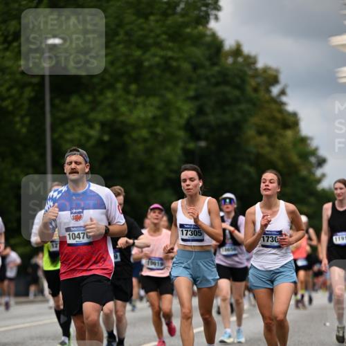 29.06.2025 - hella hamburg halbmarathon Dr. Thomas Lammeyer http://msf.ph/oto/8364016 29.06.2025 10:41:35 Kennedybrücke 56, 1022, 1118, 1276, 1339, 1490, 1597, 1819, 2031, 2104, 2199, 2272, 2480, 2552, 3165, 3230, 3714, 3873, 4347, 4442, 4618, 4733, 5146, 5224, 5640, 5940, 6243, 6584, 6804, 6821, 7085, 7202, 7235, 7544, 7707, 7823, 8315, 8499, 8758, 8843, 9054, 9055, 9288, 10024, 10112, 10159, 10476, 10762, 10798, 10919, 10931 meine-sportfotos.de