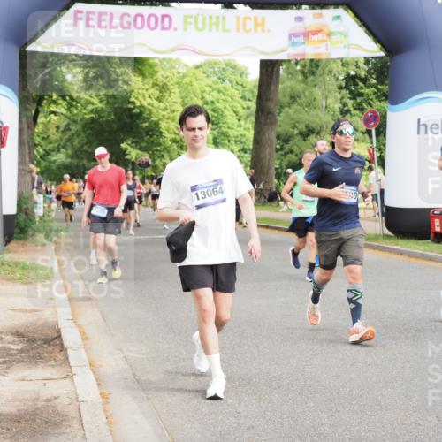 29.06.2025 - hella hamburg halbmarathon MichiJ http://msf.ph/oto/8364023 29.06.2025 10:43:33 Zwischen KM18-KM19 1130, 1485, 2083, 2250, 5492, 7547, 8825, 8968, 9246, 9727, 9903, 10133, 10408, 10665, 12196, 13064, 14139, 14737, 15431, 16434, 18867, 19184 meine-sportfotos.de