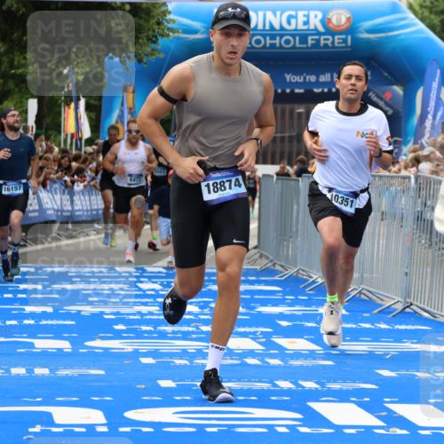 29.06.2025 - hella hamburg halbmarathon Strokosch-Dieckow http://msf.ph/oto/8364054 29.06.2025 10:29:02 Ziel 3043, 8473, 10171, 10351, 16157, 18874, 19142, 19194 meine-sportfotos.de