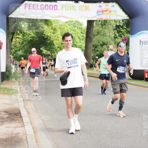 29.06.2025 - hella hamburg halbmarathon MichiJ http://msf.ph/oto/8364061 29.06.2025 10:43:33 Zwischen KM18-KM19 1130, 1485, 2083, 2250, 5492, 7547, 8825, 8968, 9246, 9727, 9903, 10133, 10408, 10665, 12196, 13064, 14139, 14737, 15431, 16434, 18867, 19184 meine-sportfotos.de