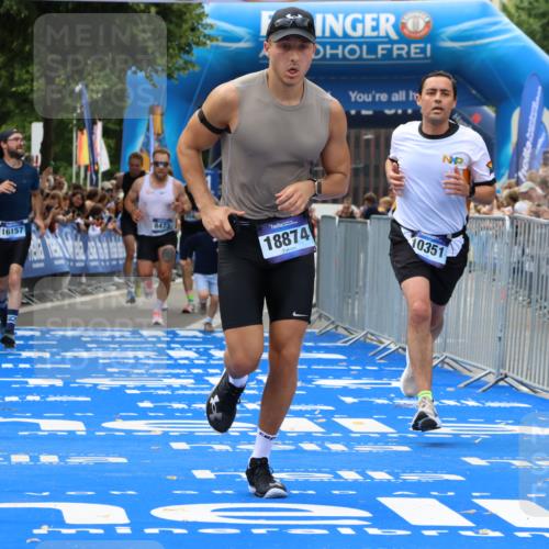 29.06.2025 - hella hamburg halbmarathon Strokosch-Dieckow http://msf.ph/oto/8364099 29.06.2025 10:29:02 Ziel 3043, 8473, 10171, 10351, 16157, 18874, 19142, 19194 meine-sportfotos.de