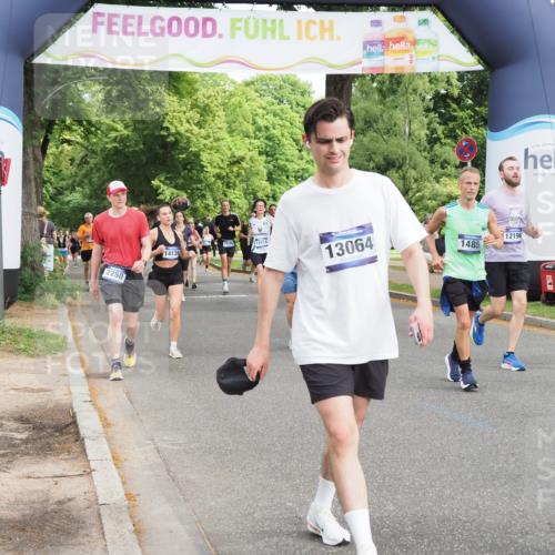 29.06.2025 - hella hamburg halbmarathon MichiJ http://msf.ph/oto/8364128 29.06.2025 10:43:34 Zwischen KM18-KM19 1130, 1485, 2250, 5492, 7547, 8825, 8968, 9246, 9727, 9903, 10133, 10408, 10665, 12196, 13064, 14139, 14737, 15431, 16434, 18867 meine-sportfotos.de