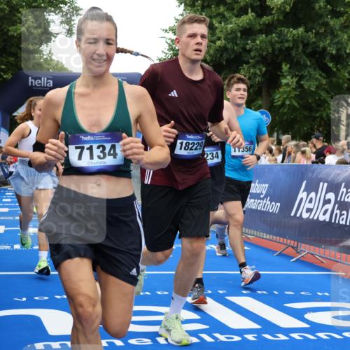 29.06.2025 - hella hamburg halbmarathon Strokosch-Dieckow http://msf.ph/oto/8364193 29.06.2025 10:50:43 Ziel 1399, 2234, 2788, 3947, 4346, 4839, 5018, 5115, 6662, 6712, 7134, 7583, 7786, 7952, 8657, 9057, 10750, 11356, 13701, 13808, 13875, 15426, 15519, 15720, 16291, 17129, 17908, 18182, 18229, 18370, 18413, 18820 meine-sportfotos.de