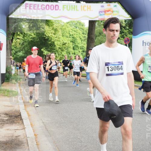 29.06.2025 - hella hamburg halbmarathon MichiJ http://msf.ph/oto/8364195 29.06.2025 10:43:35 Zwischen KM18-KM19 1130, 1485, 2250, 5492, 7547, 8825, 8968, 9246, 9903, 10133, 10408, 10665, 12014, 12196, 14139, 14737, 15090, 15431, 18867 meine-sportfotos.de
