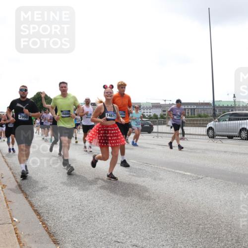 29.06.2025 - hella hamburg halbmarathon Lena Gebhardt http://msf.ph/oto/8364205 29.06.2025 10:39:23 Lombardsbrücke 109, 14871, 1760, 1856, 1883, 2092, 2524, 2534, 2571, 2574, 2578, 2843, 2893, 2998, 3275, 3307, 3353, 3727, 3745, 4410, 4523, 4603, 4609, 4659, 4855, 4882, 5045, 5701, 6062, 6112, 6321, 6342, 6343, 6427, 6428, 6611, 6719, 6726, 6748, 7053, 7199, 7341, 7501, 7506, 7524, 7589, 7684, 7815, 8203, 8243, 8457, 8783, 8995, 9393, 9420, 9446, 9569, 9698, 9747, 9777, 9974, 9977, 10001, 10072, 10315, 10512, 10516, 13060 meine-sportfotos.de