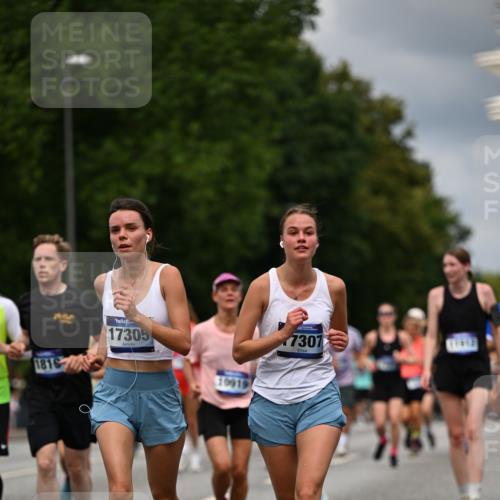 29.06.2025 - hella hamburg halbmarathon Dr. Thomas Lammeyer http://msf.ph/oto/8364221 29.06.2025 10:41:37 Kennedybrücke 56, 1022, 1118, 1276, 1339, 1597, 1799, 1819, 2016, 2031, 2104, 2199, 2272, 2480, 2552, 3165, 3230, 3873, 4347, 4442, 4618, 4733, 5146, 5224, 5640, 5940, 6243, 6584, 6821, 7085, 7202, 7235, 7544, 7707, 7823, 8499, 8758, 8843, 9054, 9055, 9288, 10024, 10112, 10159, 10476, 10762, 10798, 10919, 10931 meine-sportfotos.de