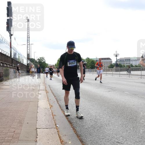 29.06.2025 - hella hamburg halbmarathon Lena Gebhardt http://msf.ph/oto/8364232 29.06.2025 10:14:22 Lombardsbrücke 8057, 7209, 1194, 1406, 1728, 1890, 2494, 2990, 3020, 3154, 3756, 3834, 3939, 4032, 4962, 5670, 6028, 6083, 6089, 6287, 6366, 6710, 7209, 7442, 7802, 7840, 7991, 8001, 8057, 8147, 8409, 8892, 9845, 9886, 10224, 10442, 10443, 10610, 11987, 12467, 12938, 13237, 13285, 13788, 14488, 15482, 15840, 16126, 17439, 17985, 18041, 18236, 18239 meine-sportfotos.de