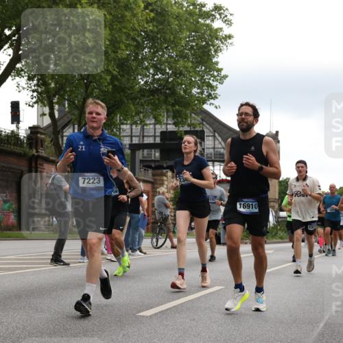 29.06.2025 - hella hamburg halbmarathon Yannick Fuchs http://msf.ph/oto/8364255 29.06.2025 10:53:19 20KM 2006, 2348, 2584, 2677, 2957, 2978, 3114, 3181, 3279, 3425, 3983, 4088, 4592, 4796, 5347, 5885, 6087, 6202, 6220, 6438, 6997, 7031, 7223, 7287, 8290, 10036, 10587, 10759, 10896, 10943, 11935, 11938, 12206, 12261, 12564, 12633, 12736, 12862, 13583, 13761, 14567, 14732, 14902, 14928, 14965, 15232, 15240, 15284, 15824, 16160, 16341, 16910, 16980, 17017, 17176, 17503, 17630, 18153, 18266, 18327, 18467, 18485, 18716, 19015, 19160 meine-sportfotos.de