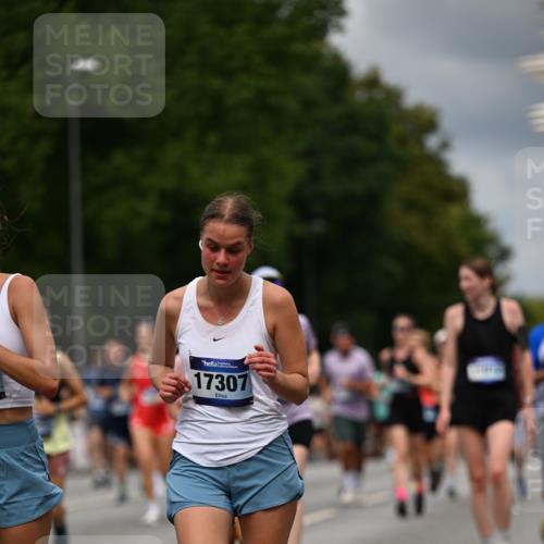 29.06.2025 - hella hamburg halbmarathon Dr. Thomas Lammeyer http://msf.ph/oto/8364323 29.06.2025 10:41:38 Kennedybrücke 56, 1022, 1118, 1276, 1337, 1339, 1799, 1819, 2016, 2031, 2104, 2199, 2272, 2480, 2552, 3165, 3230, 3873, 4347, 4442, 4618, 4733, 5146, 5224, 5640, 5940, 6243, 6584, 6821, 7085, 7124, 7235, 7544, 8499, 8758, 8843, 9054, 9055, 9288, 10024, 10112, 10159, 10476, 10762, 10798, 10919, 10931 meine-sportfotos.de