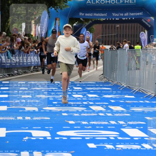 29.06.2025 - hella hamburg halbmarathon Strokosch-Dieckow http://msf.ph/oto/8364334 29.06.2025 10:28:58 Ziel 1827, 10351, 16157, 18874, 19142 meine-sportfotos.de