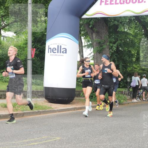 29.06.2025 - hella hamburg halbmarathon KatJ http://msf.ph/oto/8364352 29.06.2025 10:22:51 Zwischen KM18-KM19 4246 meine-sportfotos.de