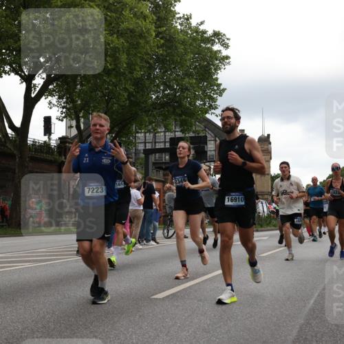 29.06.2025 - hella hamburg halbmarathon Yannick Fuchs http://msf.ph/oto/8364357 29.06.2025 10:53:20 20KM 2006, 2348, 2584, 2677, 2957, 2978, 3114, 3181, 3279, 3425, 3983, 4088, 4592, 4796, 5347, 5885, 6087, 6202, 6220, 6438, 7031, 7223, 7287, 8290, 10036, 10587, 10759, 10896, 10943, 11935, 11938, 12206, 12261, 12564, 12633, 12736, 12862, 13583, 13761, 14567, 14732, 14902, 14928, 14965, 15232, 15240, 15284, 16227, 16341, 16910, 16980, 17017, 17176, 17304, 17503, 17630, 18153, 18327, 18467, 18485, 18716, 19015, 19160 meine-sportfotos.de