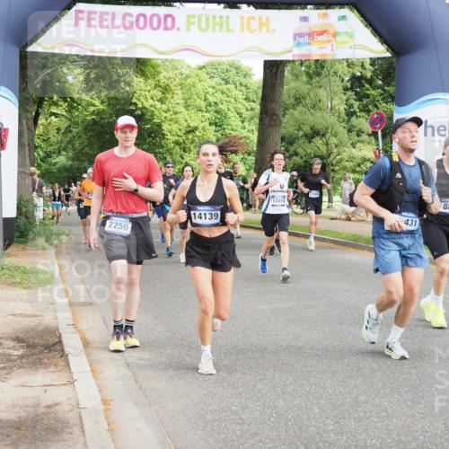29.06.2025 - hella hamburg halbmarathon MichiJ http://msf.ph/oto/8364414 29.06.2025 10:43:36 Zwischen KM18-KM19 1130, 1485, 2250, 5492, 6399, 8825, 8968, 9246, 9903, 10408, 12014, 12196, 14139, 14737, 15090, 15125, 15431, 17665 meine-sportfotos.de