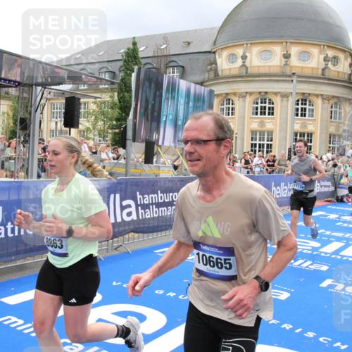 29.06.2025 - hella hamburg halbmarathon Michael Strokosch http://msf.ph/oto/8364492 29.06.2025 10:56:32 Ziel 1583, 3048, 3413, 5744, 6399, 7742, 8542, 8652, 8863, 9622, 10093, 10665, 15407, 15818, 16257, 16261, 17268, 17734, 18746, 18835 meine-sportfotos.de