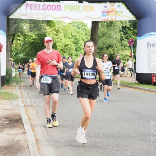29.06.2025 - hella hamburg halbmarathon MichiJ http://msf.ph/oto/8364538 29.06.2025 10:43:36 Zwischen KM18-KM19 1130, 1485, 2250, 5492, 6399, 8825, 8968, 9246, 9903, 10408, 12014, 12196, 14139, 14737, 15090, 15125, 15431, 17665 meine-sportfotos.de