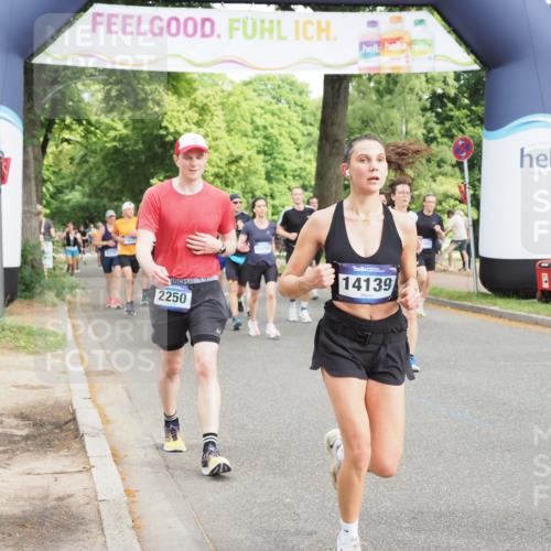 29.06.2025 - hella hamburg halbmarathon MichiJ http://msf.ph/oto/8364568 29.06.2025 10:43:37 Zwischen KM18-KM19 1130, 1485, 2250, 5492, 6272, 6399, 8669, 8825, 12014, 12196, 12585, 14139, 14737, 15090, 15125, 15431, 17268, 17665 meine-sportfotos.de