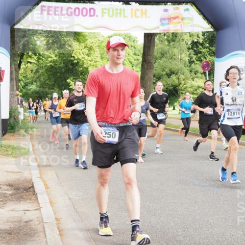 29.06.2025 - hella hamburg halbmarathon MichiJ http://msf.ph/oto/8364620 29.06.2025 10:43:38 Zwischen KM18-KM19 1130, 1485, 2250, 5492, 6272, 6399, 8669, 8825, 12014, 12196, 12585, 13465, 14139, 14737, 15090, 15125, 15431, 15712, 17268, 17665 meine-sportfotos.de