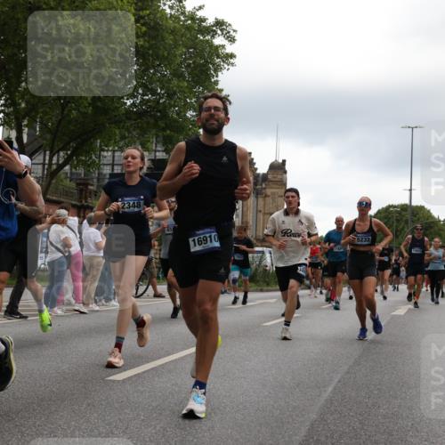 29.06.2025 - hella hamburg halbmarathon Yannick Fuchs http://msf.ph/oto/8364640 29.06.2025 10:53:20 20KM 2006, 2348, 2584, 2677, 2957, 2978, 3114, 3181, 3279, 3425, 3983, 4088, 4592, 4796, 5347, 5885, 6087, 6202, 6220, 6438, 7031, 7223, 7287, 8290, 10036, 10587, 10759, 10896, 10943, 11935, 11938, 12206, 12261, 12564, 12633, 12736, 12862, 13583, 13761, 14567, 14732, 14902, 14928, 14965, 15232, 15240, 15284, 16227, 16341, 16910, 16980, 17017, 17176, 17304, 17503, 17630, 18153, 18327, 18467, 18485, 18716, 19015, 19160 meine-sportfotos.de