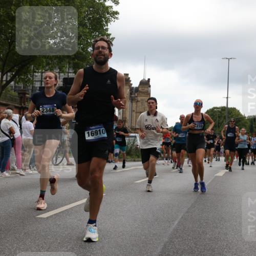 29.06.2025 - hella hamburg halbmarathon Yannick Fuchs http://msf.ph/oto/8364673 29.06.2025 10:53:20 20KM 2006, 2348, 2584, 2677, 2957, 2978, 3114, 3181, 3279, 3425, 3983, 4088, 4592, 4796, 5347, 5885, 6087, 6202, 6220, 6438, 7031, 7223, 7287, 8290, 10036, 10587, 10759, 10896, 10943, 11935, 11938, 12206, 12261, 12564, 12633, 12736, 12862, 13583, 13761, 14567, 14732, 14902, 14928, 14965, 15232, 15240, 15284, 16227, 16341, 16910, 16980, 17017, 17176, 17304, 17503, 17630, 18153, 18327, 18467, 18485, 18716, 19015, 19160 meine-sportfotos.de