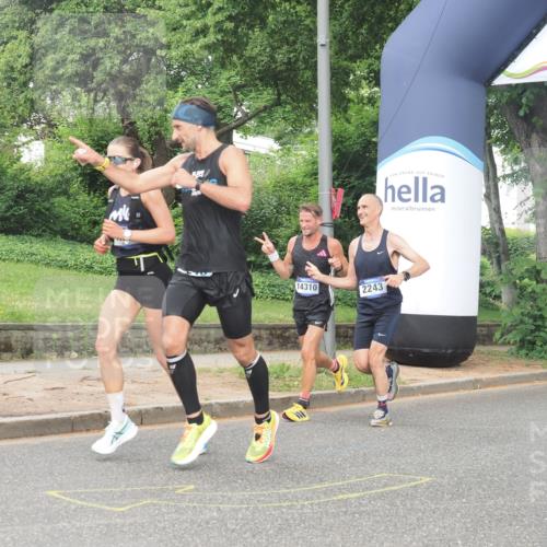 29.06.2025 - hella hamburg halbmarathon KatJ http://msf.ph/oto/8364697 29.06.2025 10:22:52 Zwischen KM18-KM19 4246 meine-sportfotos.de