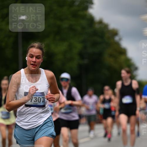 29.06.2025 - hella hamburg halbmarathon Dr. Thomas Lammeyer http://msf.ph/oto/8364705 29.06.2025 10:41:39 Kennedybrücke 56, 1022, 1118, 1276, 1337, 1339, 1799, 1819, 2016, 2031, 2104, 2199, 2272, 2480, 3230, 3873, 4347, 4442, 4618, 4733, 4762, 5146, 5224, 5640, 5940, 6243, 6584, 6821, 7085, 7124, 7544, 8499, 8758, 8843, 9054, 9055, 9288, 10024, 10112, 10159, 10476, 10762, 10798, 10919, 10931 meine-sportfotos.de