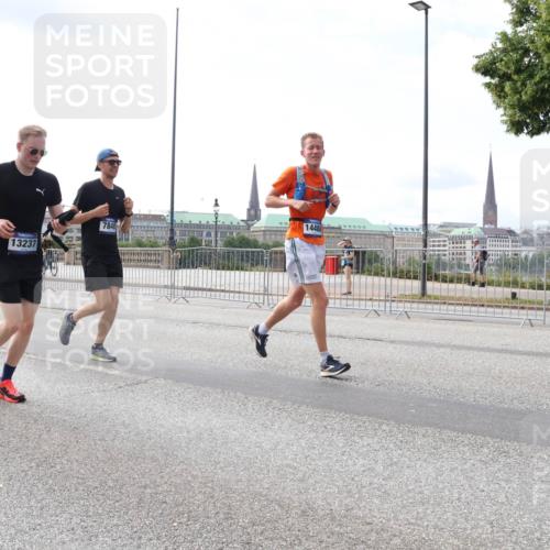 29.06.2025 - hella hamburg halbmarathon Lena Gebhardt http://msf.ph/oto/8364717 29.06.2025 10:14:26 Lombardsbrücke 13237, 16126, 7840, 14488, 1194, 1406, 1728, 1890, 2494, 2990, 3020, 3154, 3756, 3834, 3939, 4032, 4962, 5191, 5670, 5981, 6028, 6083, 6089, 6287, 6366, 7209, 7442, 7802, 7840, 7991, 8001, 8057, 8147, 8409, 8892, 9556, 9663, 9709, 9845, 9886, 10224, 10610, 11987, 12467, 12938, 13237, 13285, 13788, 14488, 15840, 16126, 17439, 18041, 18236, 18239 meine-sportfotos.de