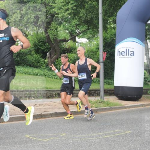 29.06.2025 - hella hamburg halbmarathon KatJ http://msf.ph/oto/8364758 29.06.2025 10:22:53 Zwischen KM18-KM19 2243, 4246 meine-sportfotos.de
