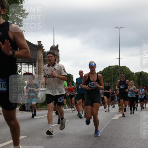 29.06.2025 - hella hamburg halbmarathon Yannick Fuchs http://msf.ph/oto/8364777 29.06.2025 10:53:20 20KM 2006, 2348, 2584, 2677, 2957, 2978, 3114, 3181, 3279, 3425, 3983, 4088, 4592, 4796, 5347, 5885, 6087, 6202, 6220, 6438, 7031, 7223, 7287, 8290, 10036, 10587, 10759, 10896, 10943, 11935, 11938, 12206, 12261, 12564, 12633, 12736, 12862, 13583, 13761, 14567, 14732, 14902, 14928, 14965, 15232, 15240, 15284, 16227, 16341, 16910, 16980, 17017, 17176, 17304, 17503, 17630, 18153, 18327, 18467, 18485, 18716, 19015, 19160 meine-sportfotos.de