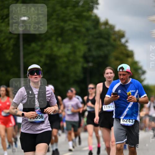 29.06.2025 - hella hamburg halbmarathon Dr. Thomas Lammeyer http://msf.ph/oto/8364886 29.06.2025 10:41:40 Kennedybrücke 56, 1022, 1118, 1276, 1337, 1339, 1799, 1819, 2016, 2031, 2104, 2199, 2272, 2480, 3230, 3873, 4347, 4442, 4618, 4733, 4762, 5146, 5224, 5640, 5940, 6243, 6584, 6821, 7085, 7124, 7544, 8499, 8758, 8843, 9054, 9055, 9288, 10024, 10112, 10159, 10476, 10762, 10798, 10919, 10931 meine-sportfotos.de