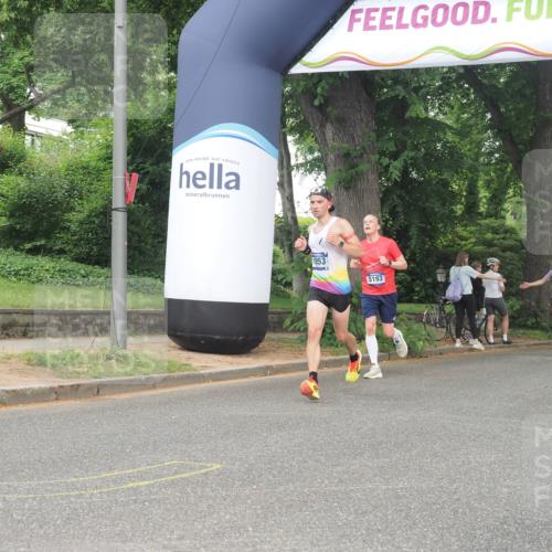 29.06.2025 - hella hamburg halbmarathon KatJ http://msf.ph/oto/8364893 29.06.2025 10:22:55 Zwischen KM18-KM19 1053, 2243, 4246 meine-sportfotos.de